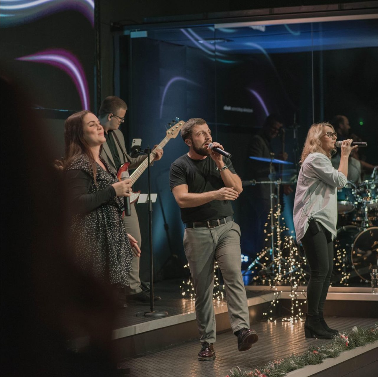 Hudobníci na pódiu